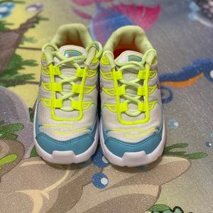 My sons gently worn shoes!